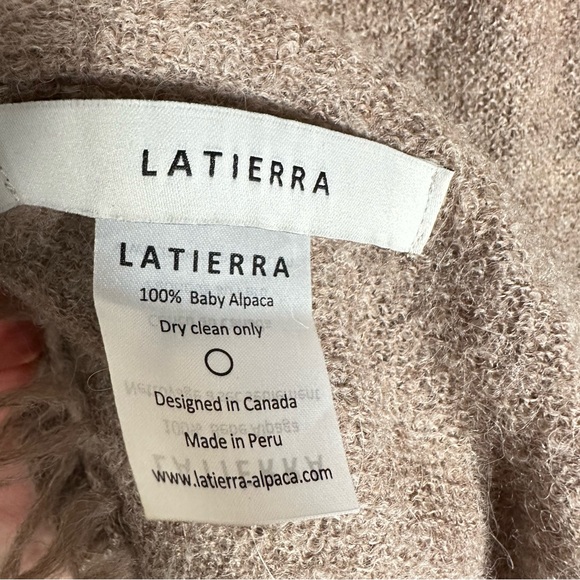 LATIERRA Sierra Hand-brushed Baby Alpaca Scarf in taupe - Picture 8 of 8